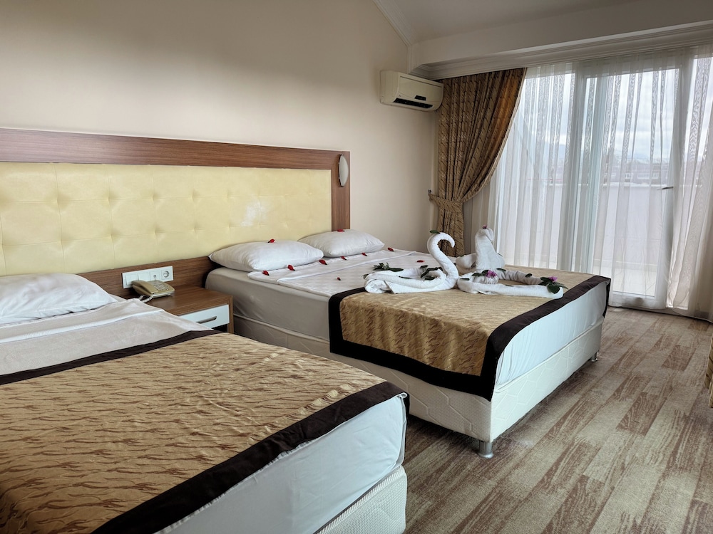 Standard Double or Twin Room, Pool View