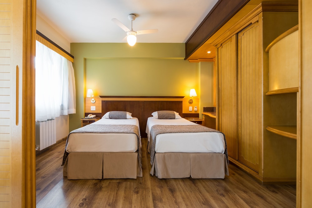 Deluxe Quadruple Room - Photo 2