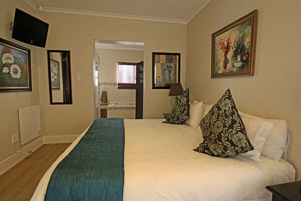 Family Room, Kitchen