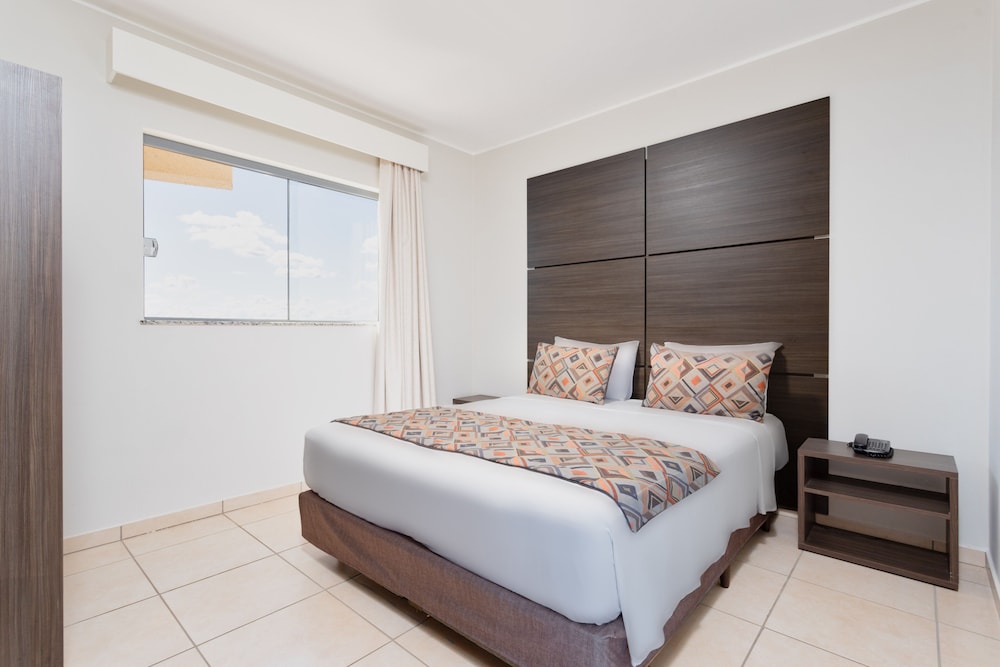 Super Luxo Star - Pool View 1-day admission to Thermas dos Laranjais Park included photo 2