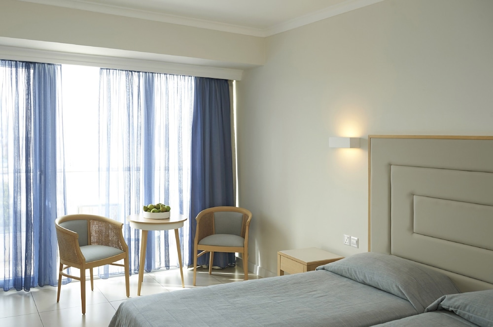 Standard Room, Partial Sea View - Photo 1