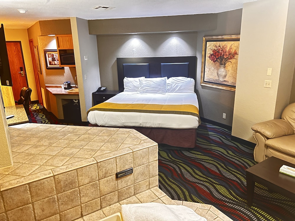 Executive Suite, 1 King Bed, Jetted Tub photo 2