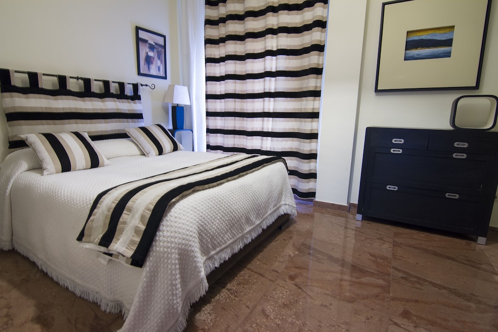 Habitación Doble Superior, 1 Cama Doble, Vista al Jardín