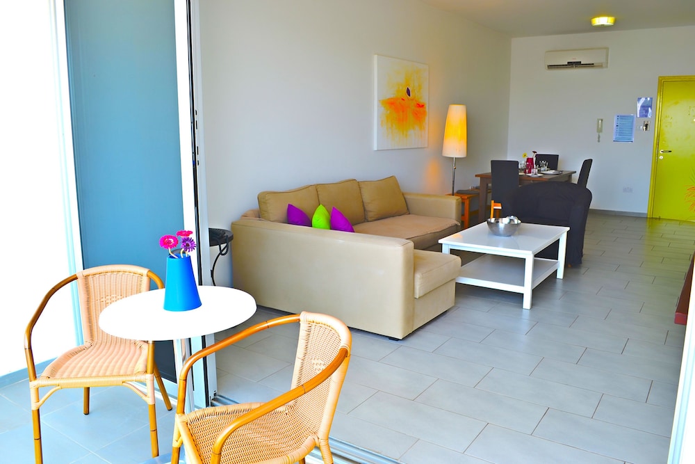 Suite, 1 Bedroom, Partial Sea View