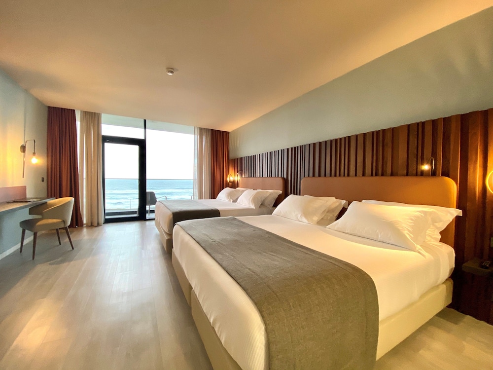 Triple Room, 2 Queen Beds, Sea View photo 3