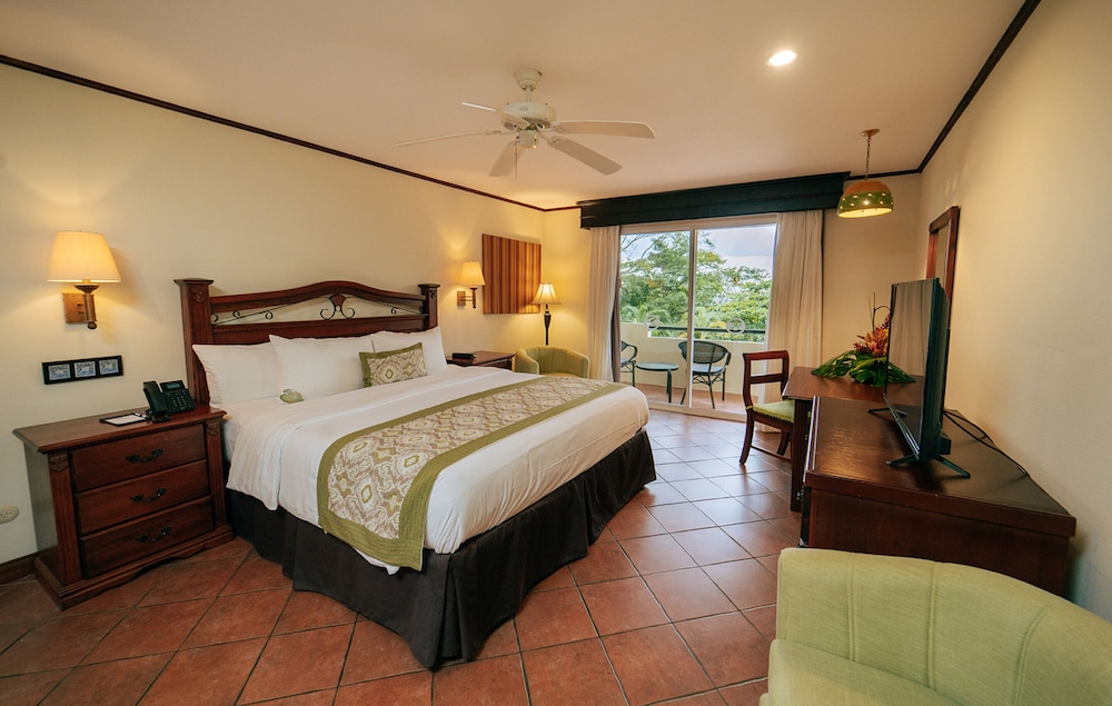 Superior Room, 2 Queen Beds (Tropical) - Photo 1