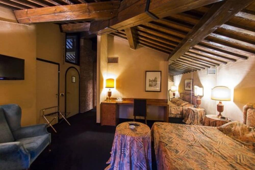 Romantic Suite photo 2