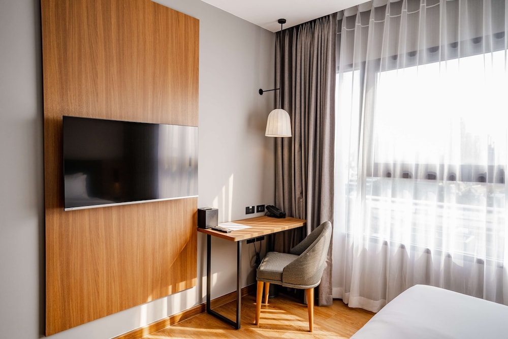 Superior Room, 1 Double Bed, Non Smoking, City View photo 3