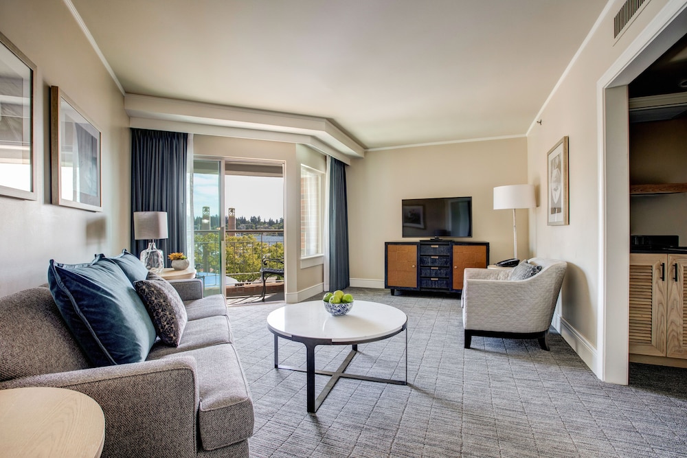 Junior Suite, 1 King Bed with Sofa bed photo 1