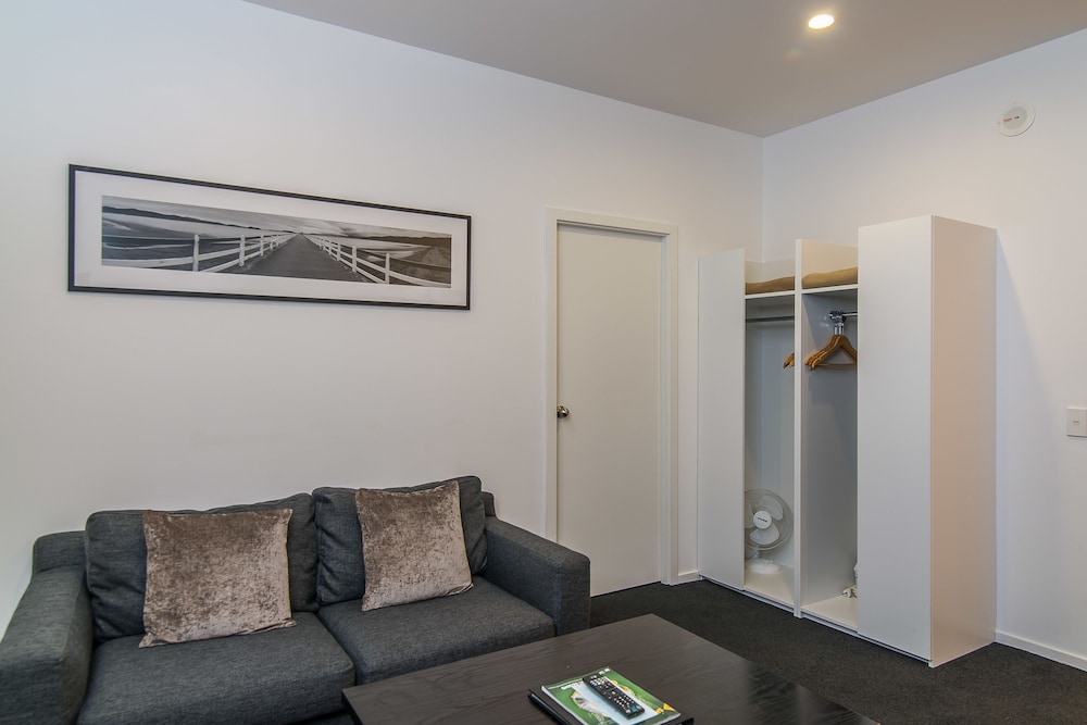 1 Bedroom Twin Apartment - Photo 25