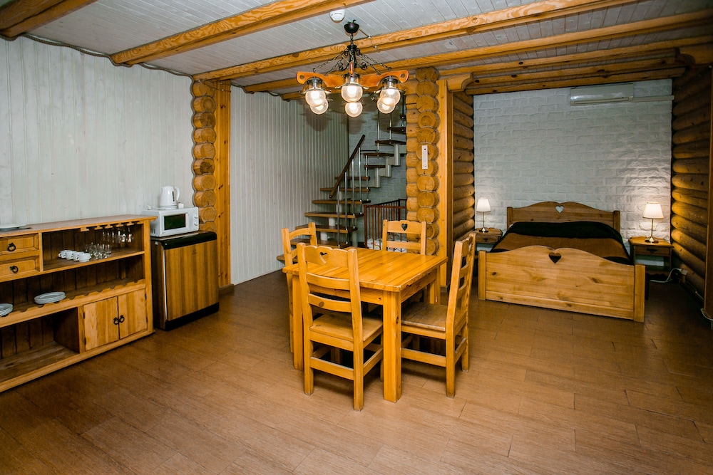 Suite, Annex Building