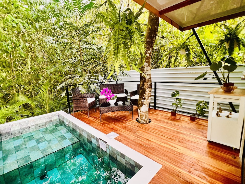 Luxury Studio Suite, 1 Bedroom, Private Pool, Garden View photo 3