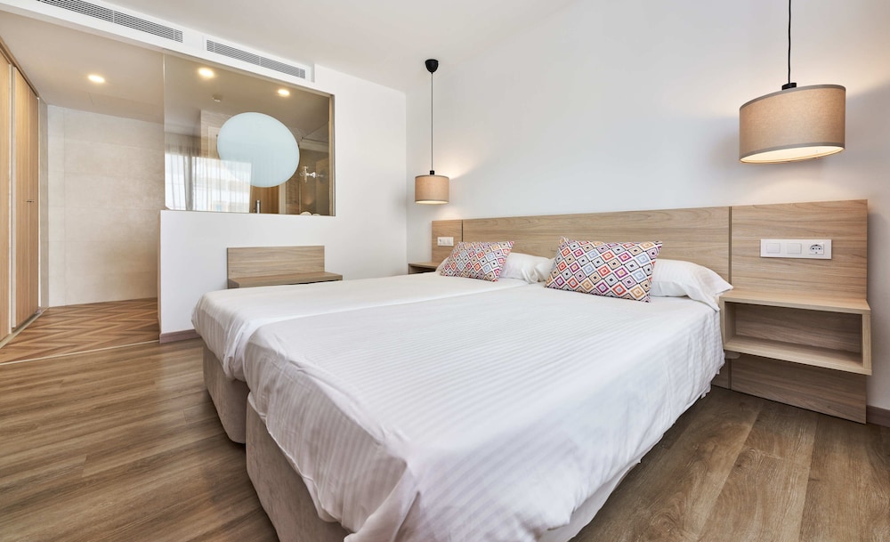 Apartment, 1 Bedroom, Balcony (Occupancy 3)