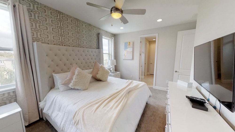 House, 6 Bedrooms