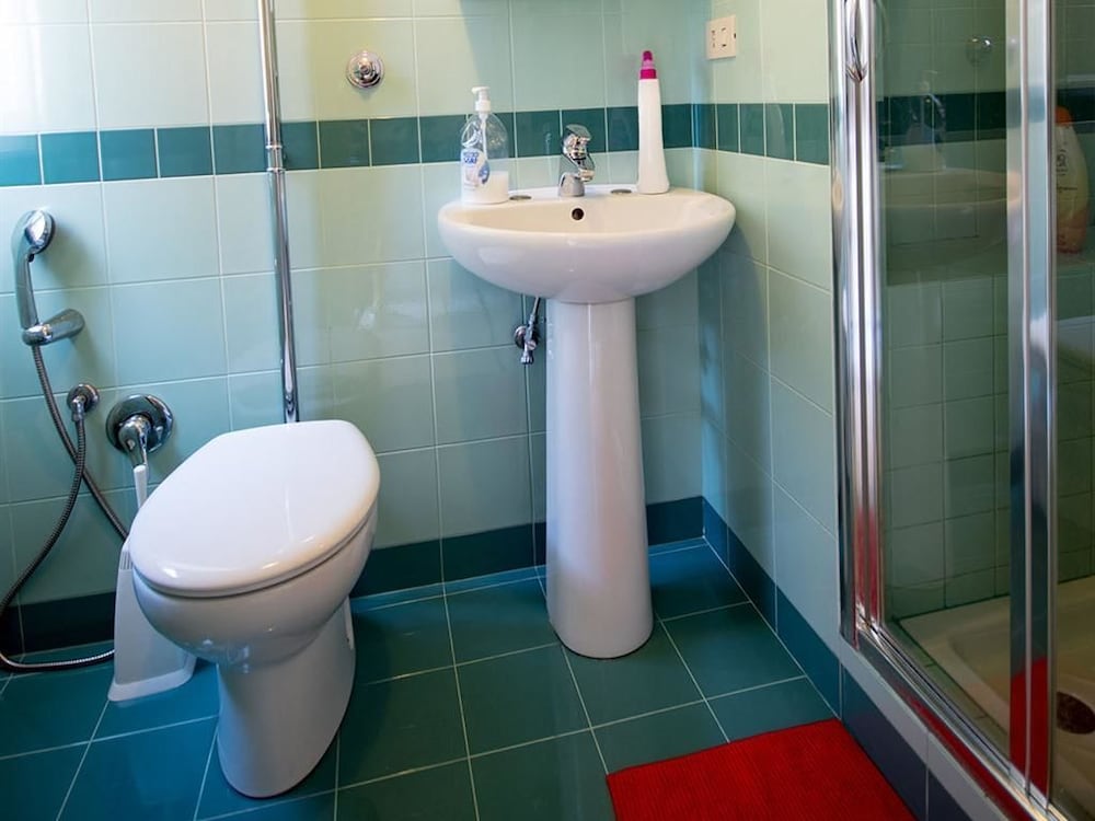 Triple Room, Shared Bathroom photo 2