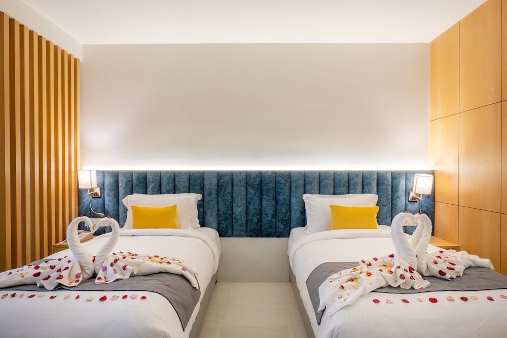Executive Room - Photo 2