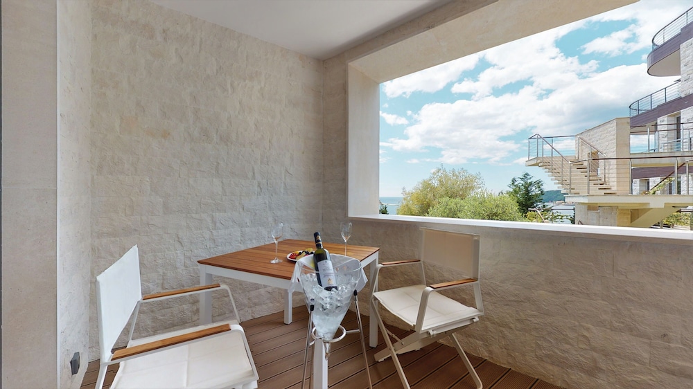 Club Room, Terrace, Sea View photo 3