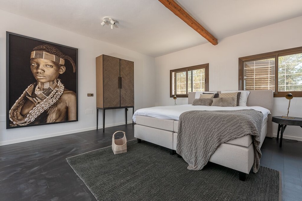 Luxury Villa, 3 Bedrooms photo 2