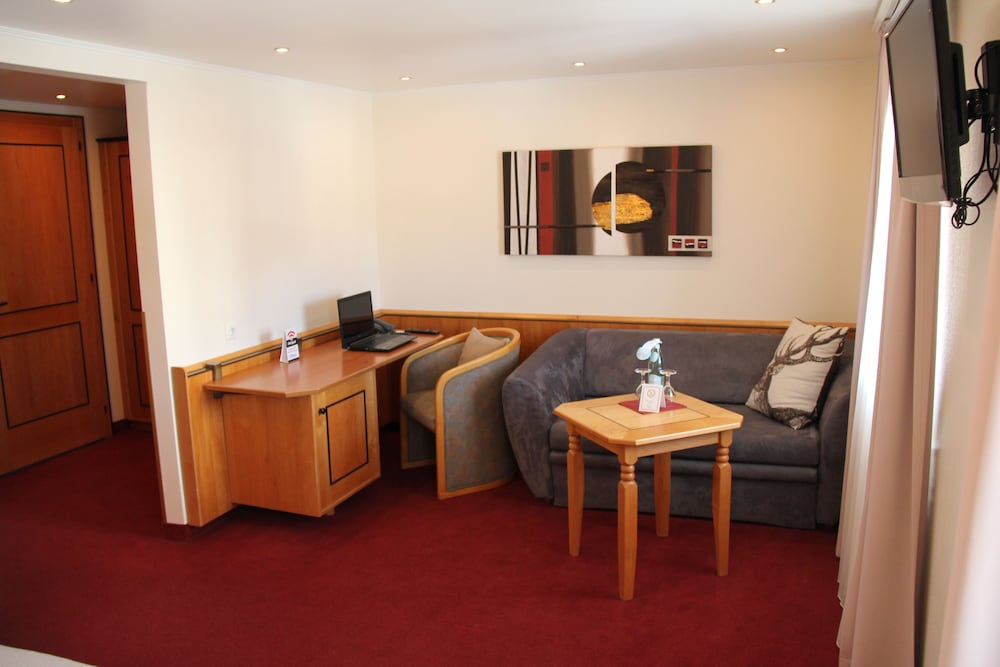 Family Room photo 3