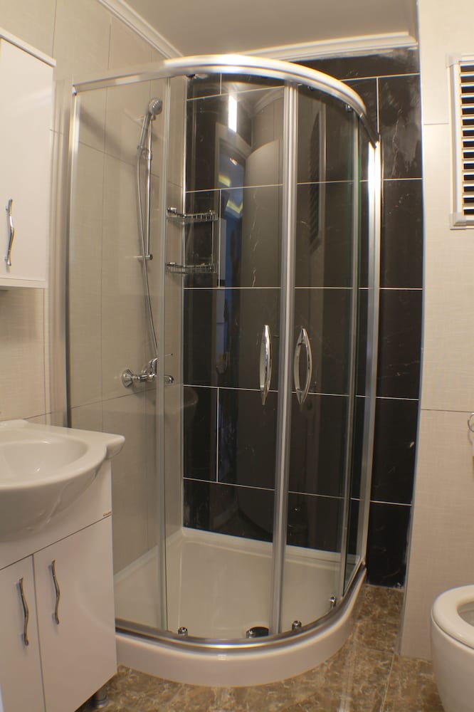 Suite, 1 Bedroom photo 2