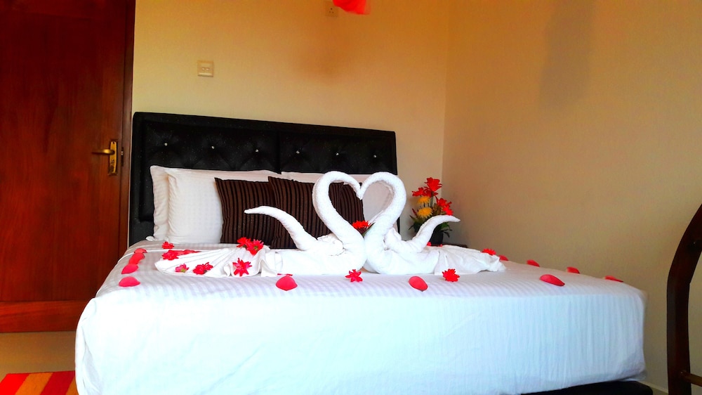 Deluxe Double Room, 1 Double Bed, Shared Bathroom, Garden View photo 1
