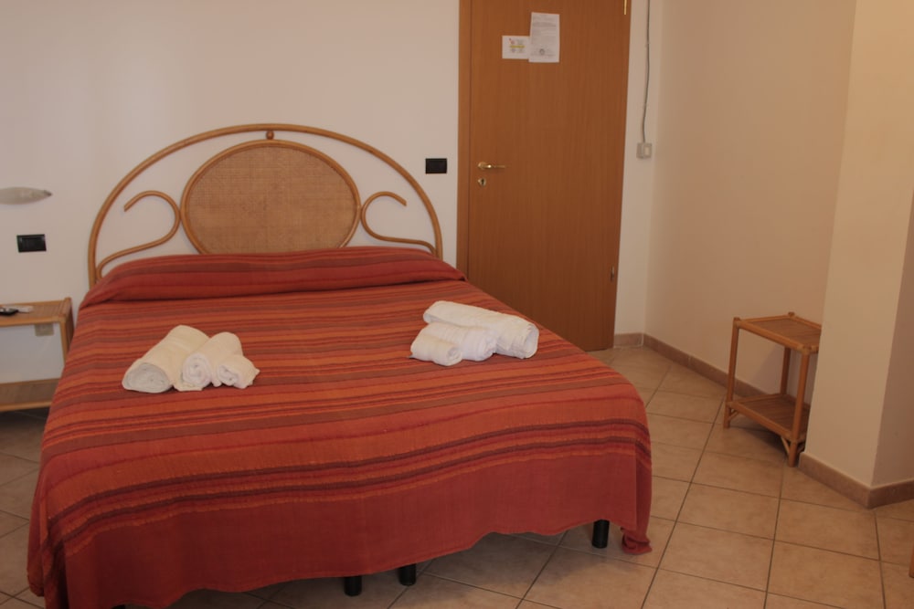 Triple Room, Hill View (12) photo 2
