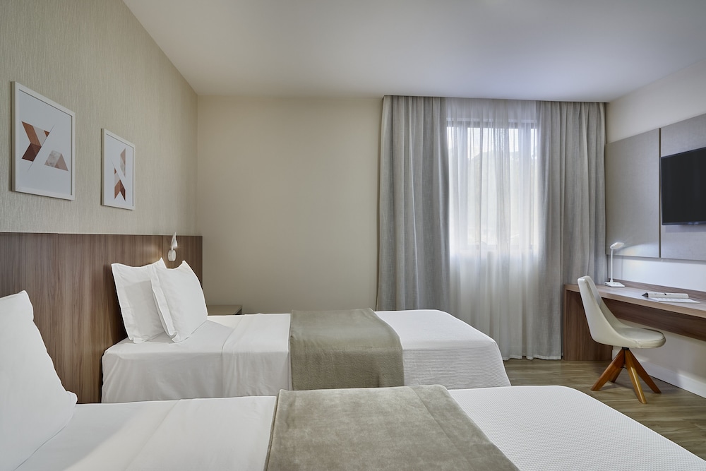Deluxe Twin Room, 2 Twin Beds - Photo 3