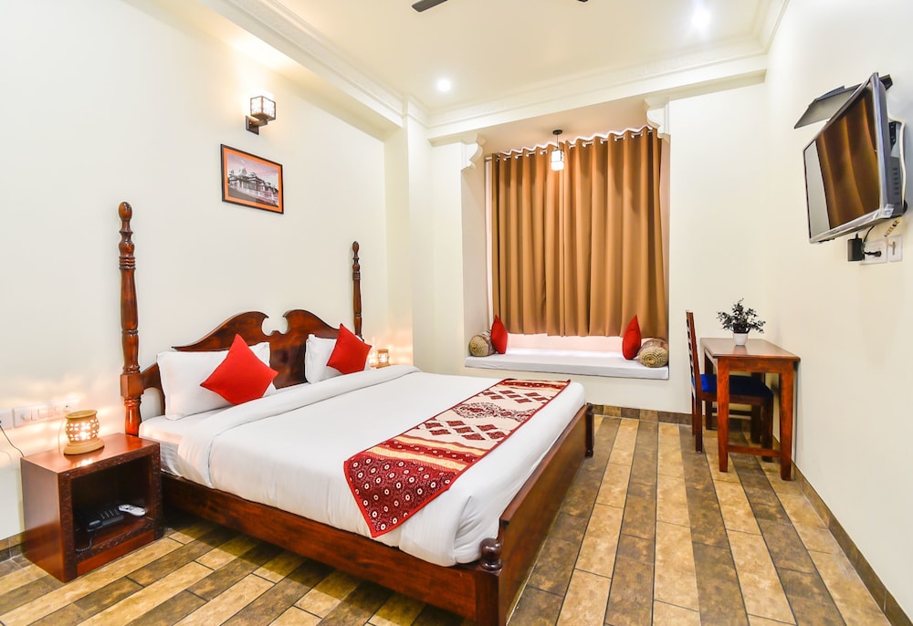 Royal Deluxe Room - Photo 4