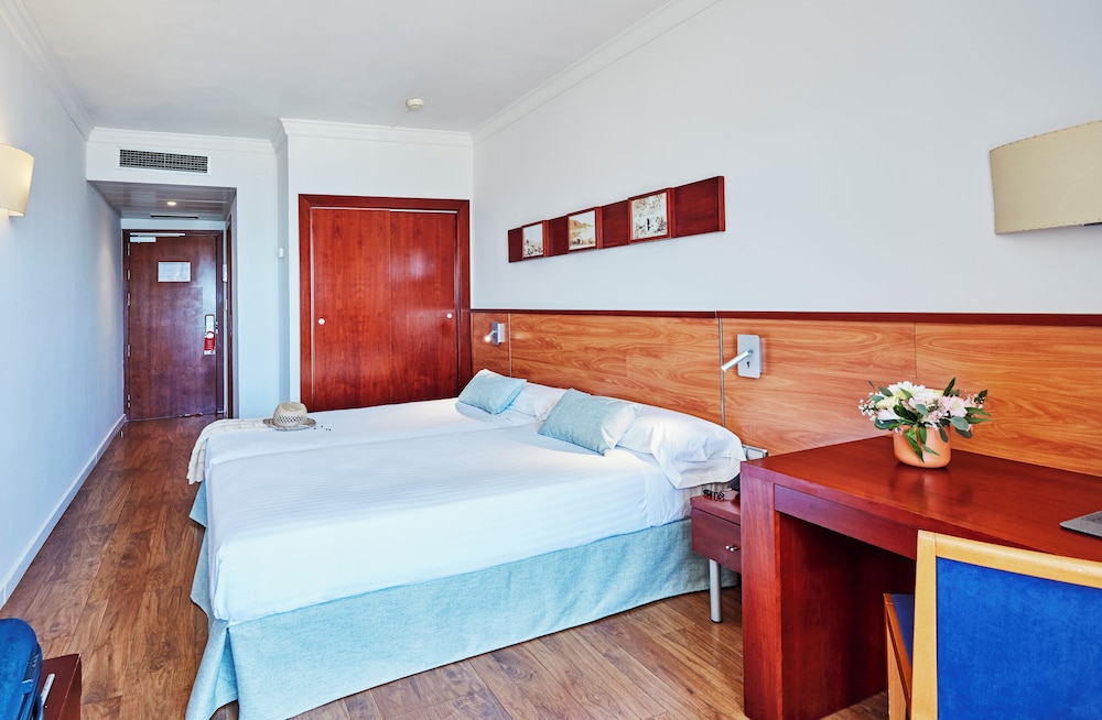 Triple Room, Sea View, Sea Facing (2 + 1) - Photo 2