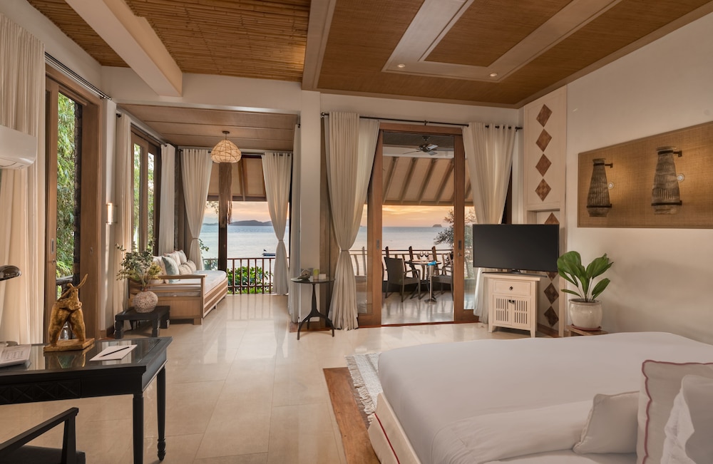 Ultima (Grand Premiere Ocean View Suite) photo 1