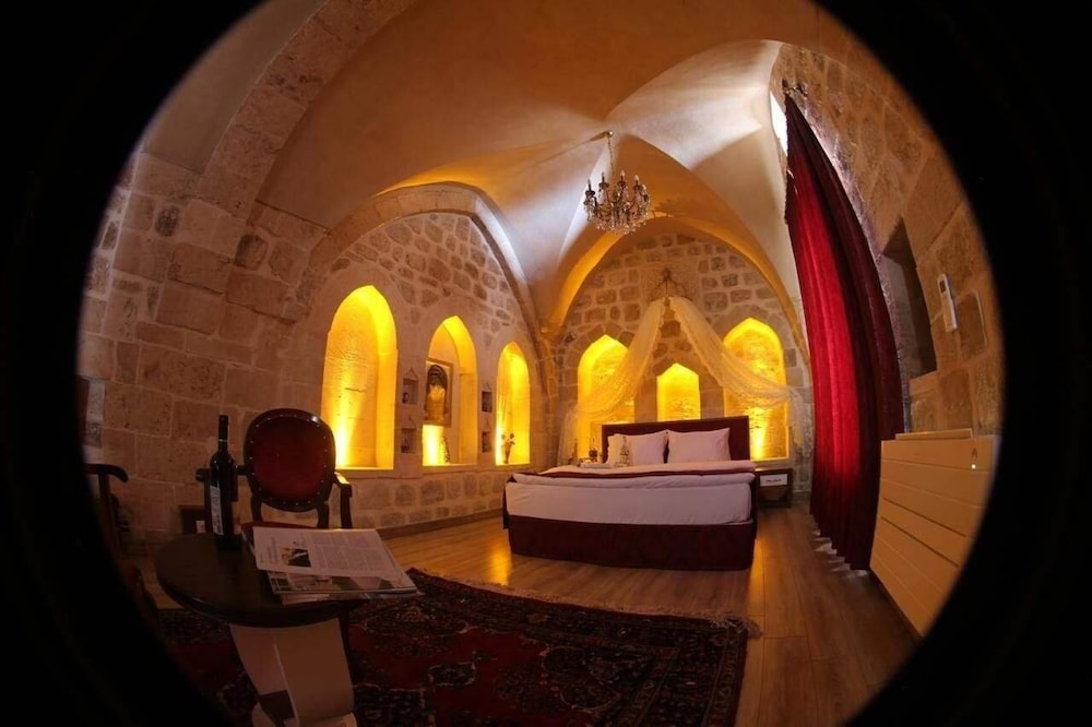 Honeymoon Studio Suite photo 1
