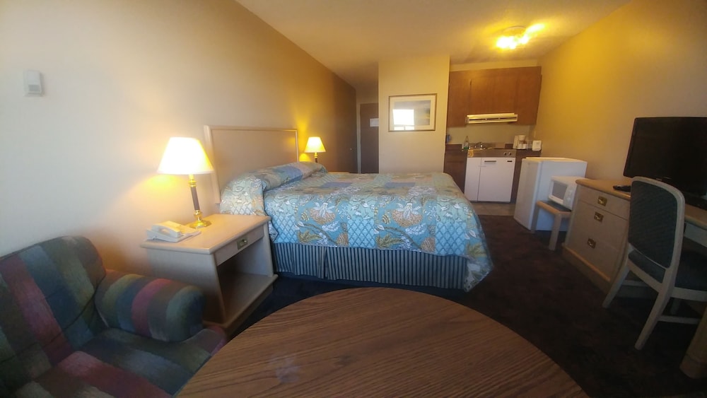 Business Studio Suite, 1 Queen Bed photo 1