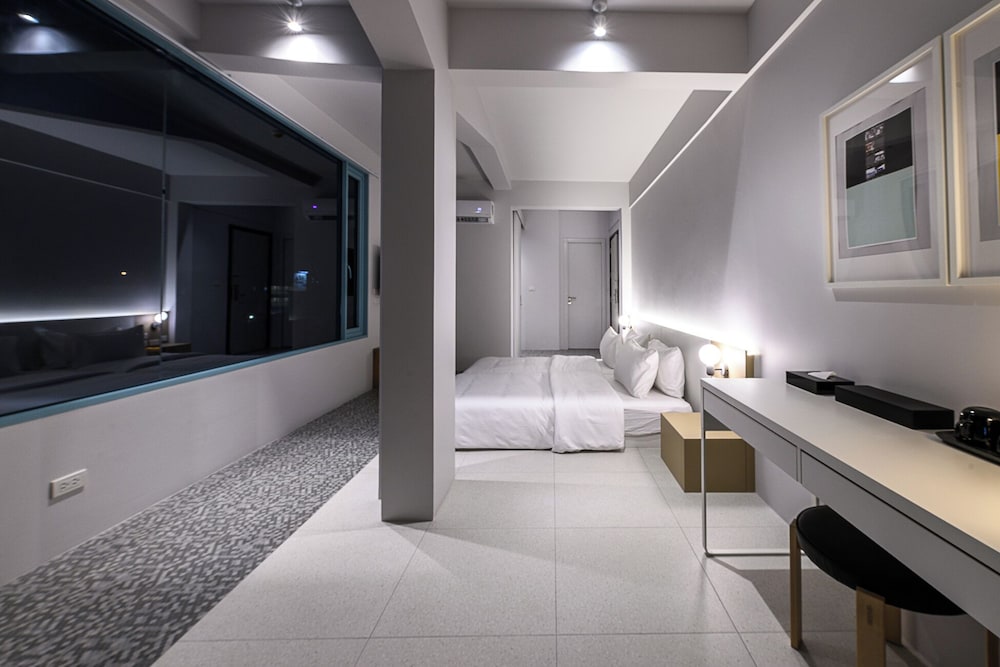 Riverfront Deluxe Room photo 1
