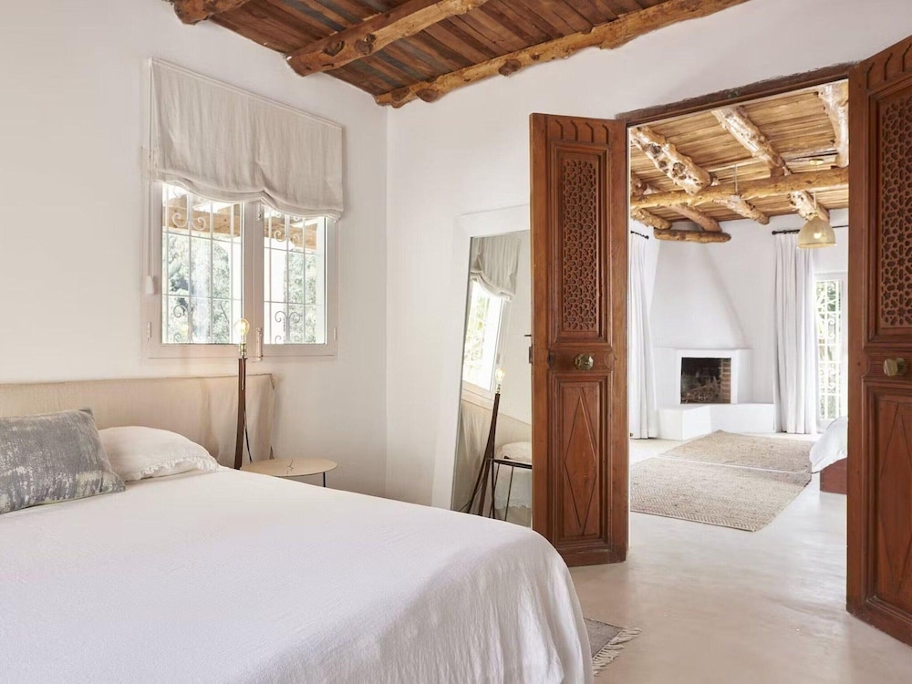 Villa photo 2