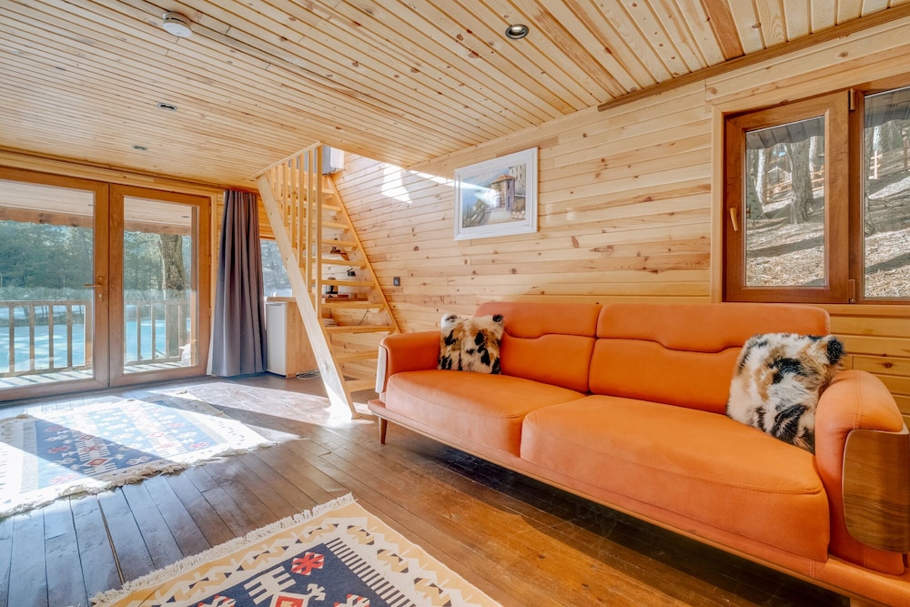 Superior Bungalow photo 1