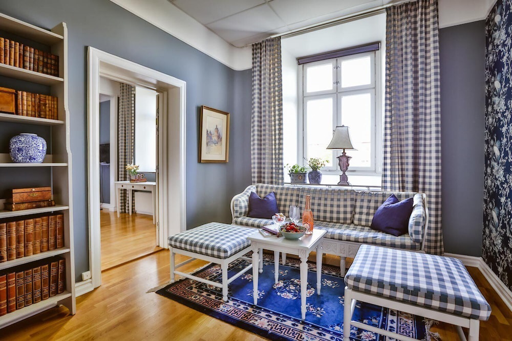 Standard Suite (with a walk), 140 cm bed photo 2