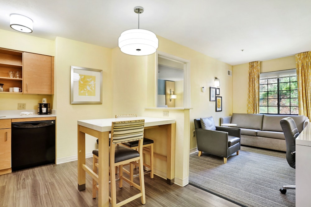 Suite, 2 Bedrooms, Kitchen (with Two King Beds) - Photo 16