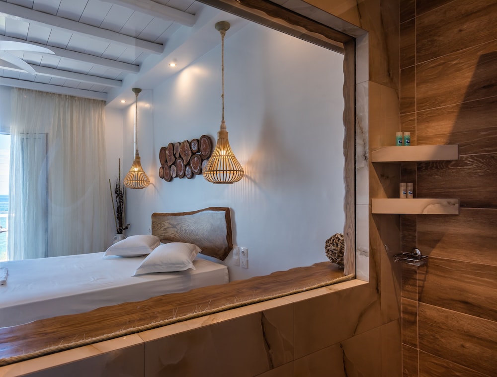 Deluxe Double Room, Sea Facing - Photo 9