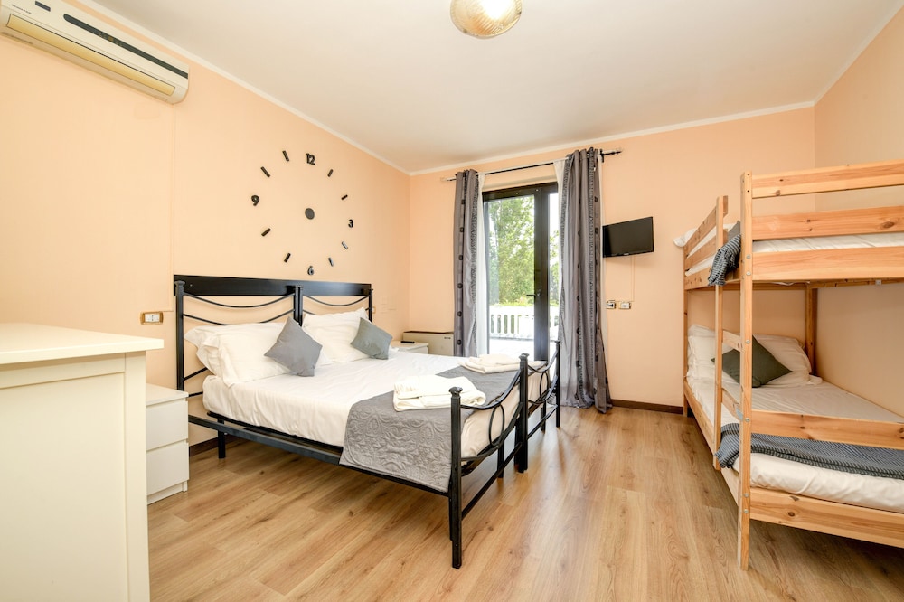 Standard Room, 1 Bedroom, Garden View