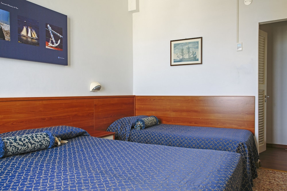 Quadruple Room, Balcony photo 1