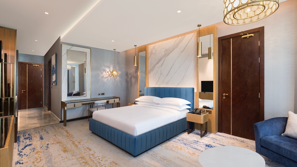 Premium Room, 1 King Bed, Kitchenette (Living, Place Vendome View)