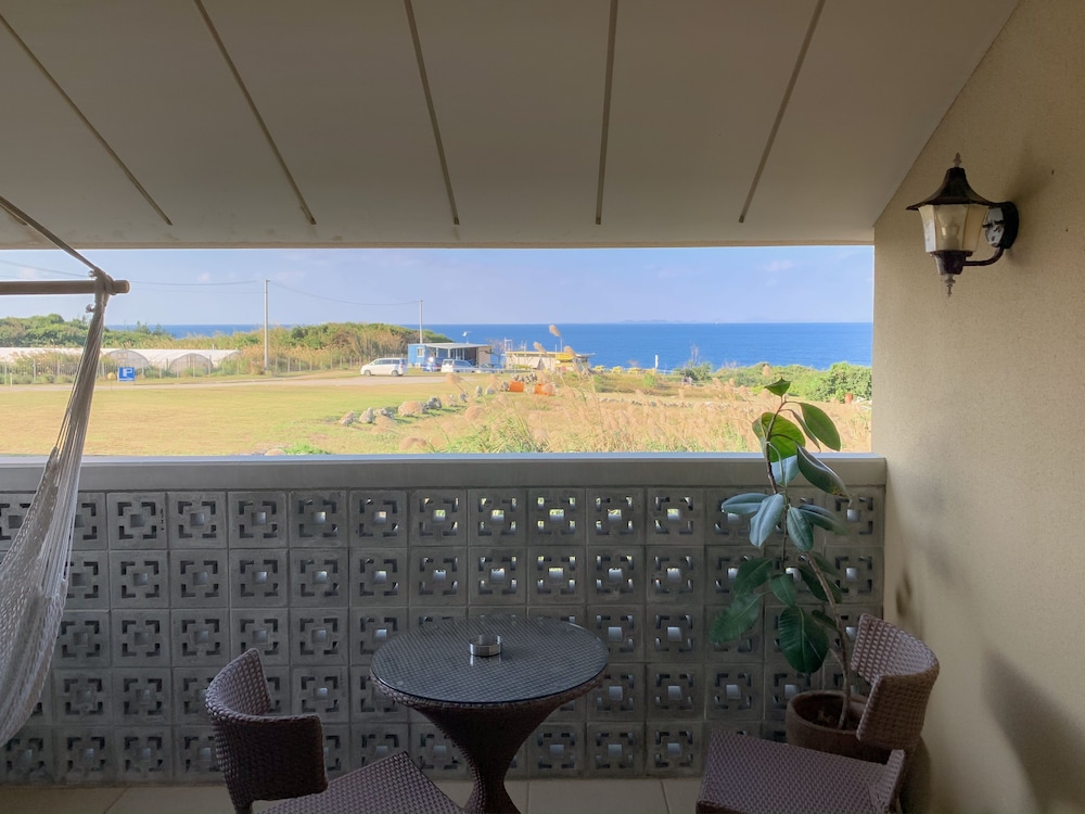 Double Room, 1 Queen Bed, Balcony, Ocean View photo 3
