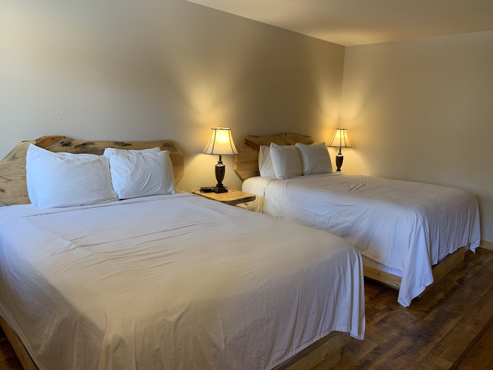 Suite, 2 Queen Beds, Accessible, River View photo 1