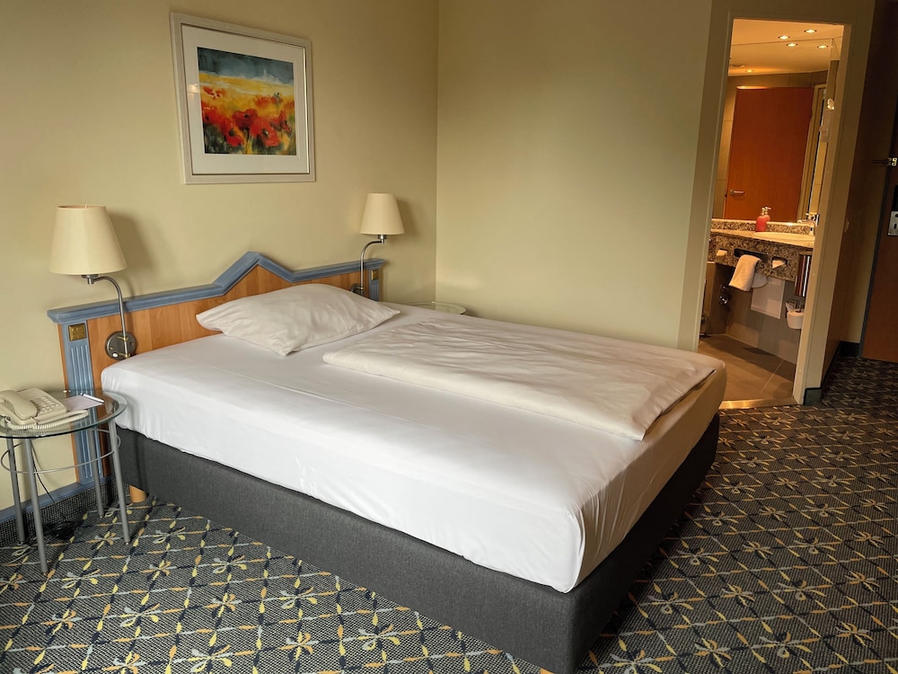 Classic Double Room, 1 Queen Bed thumbnail 5