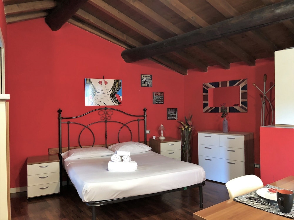 Basic Studio, 1 Queen Bed, Kitchenette, Tower