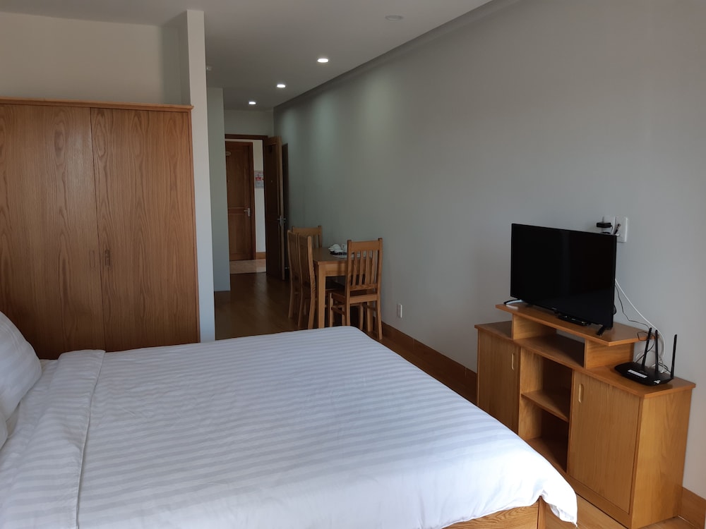 Basic Double Room, 1 Double Bed, Non Smoking, City View, photo 6