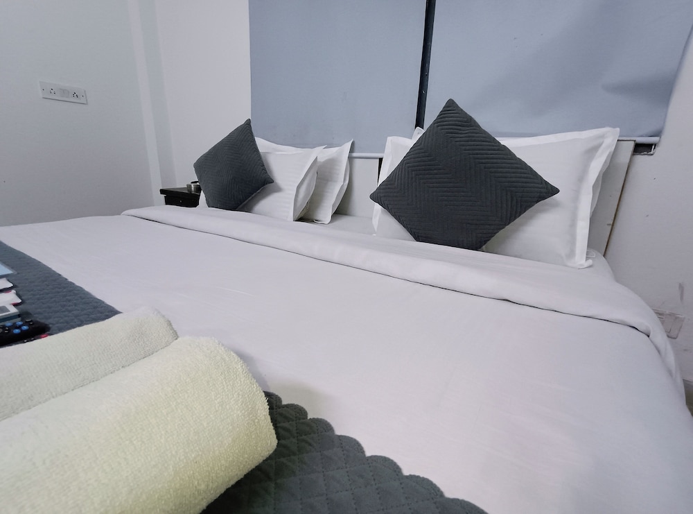 Deluxe Room - Photo 9