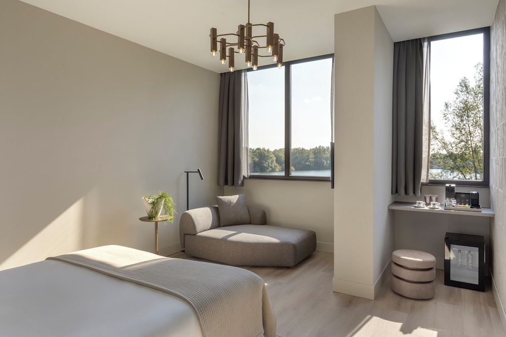 Junior Suite, Lake View