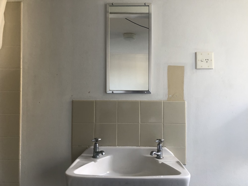 Basic Single Room photo 3