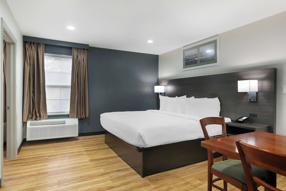 Family Suite, Multiple Beds, Non Smoking, Refrigerator & Microwave (Dining Table;with Sofabed) - Photo 1